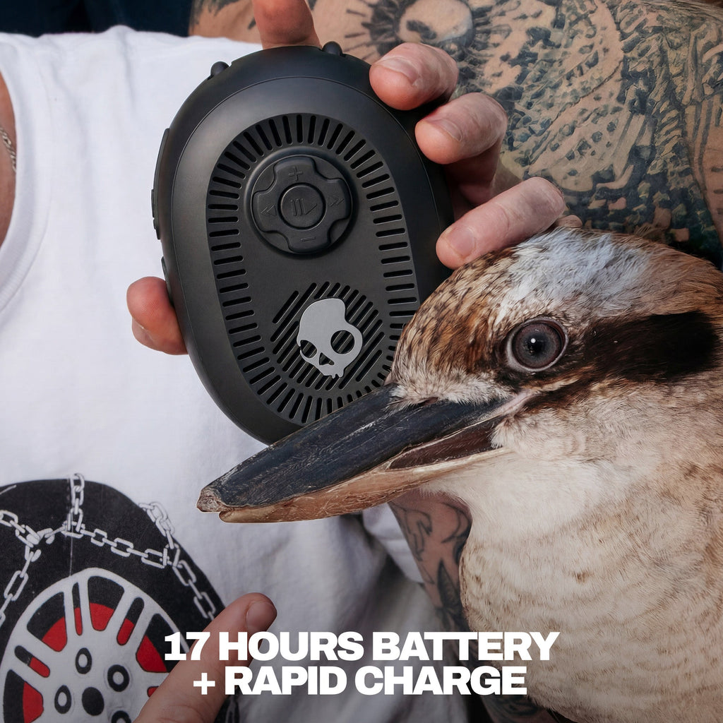 Person holding a black device with a bird by, emphasizing battery life and rapid charge feature. | True Black
